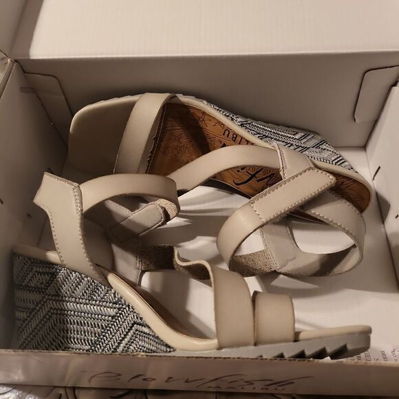 Blowfish 🐡 Malibu NIB  wedged sandals size 71/2, light Grey w/ woven heel - Picture 8 of 8